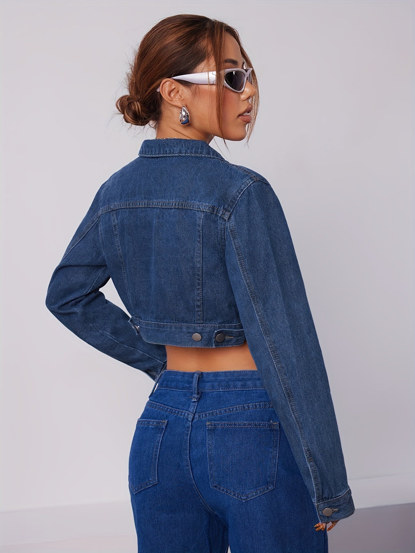 Krótka, dopasowana kurtka dżinsowa w vintage niebieskim - Elise-XS-Trend Polska