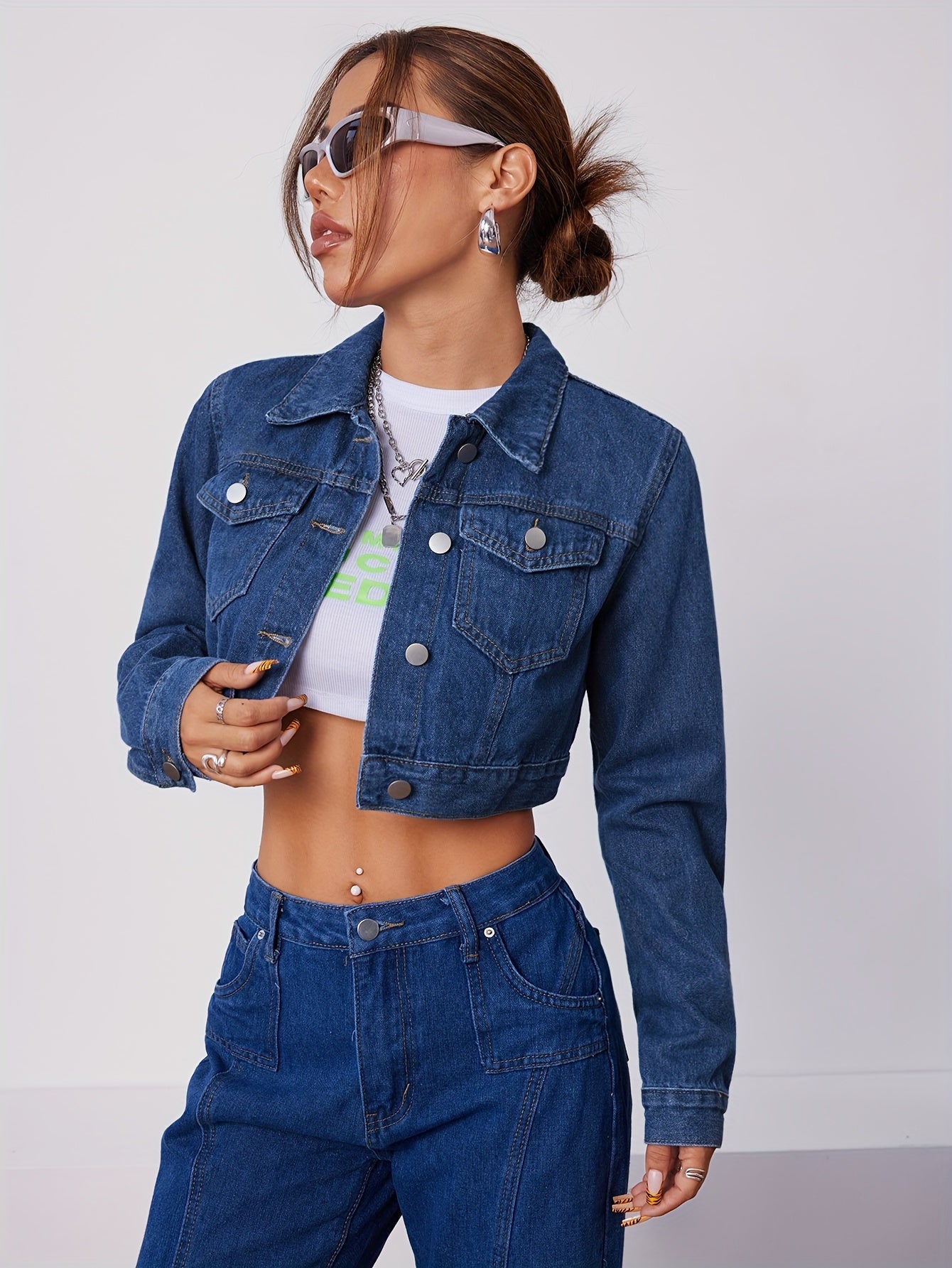 Krótka, dopasowana kurtka dżinsowa w vintage niebieskim - Elise-XS-Trend Polska