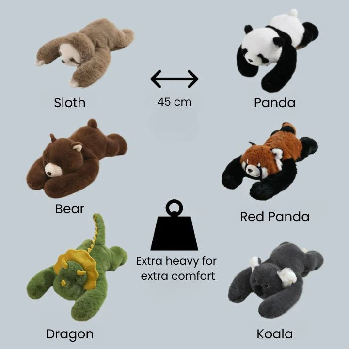 Zestawienie wszystkich wersji maskotki: leniwiec, panda, miś, czerwona panda, smok i koala, z oznaczeniem długości około 45 cm. 8