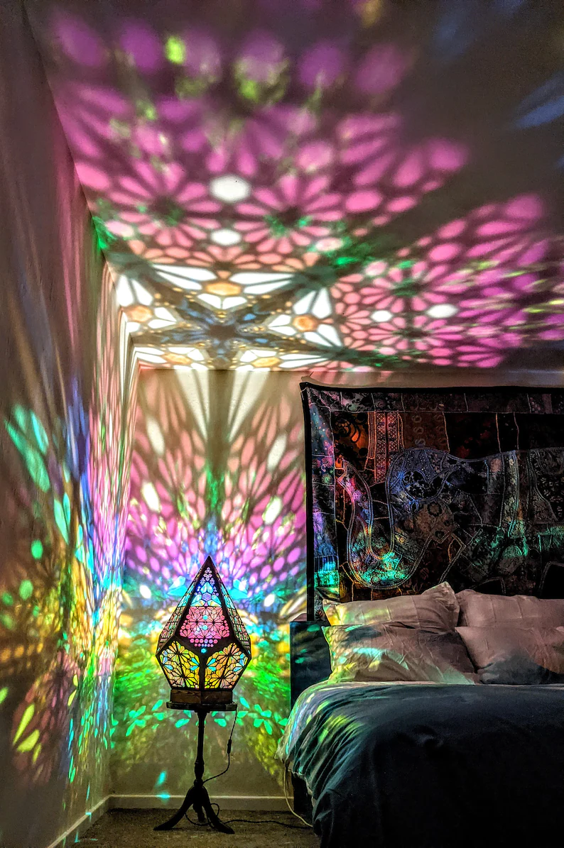 Lampa stołowa LED w stylu witrażowym - LumiAura-Trend Polska