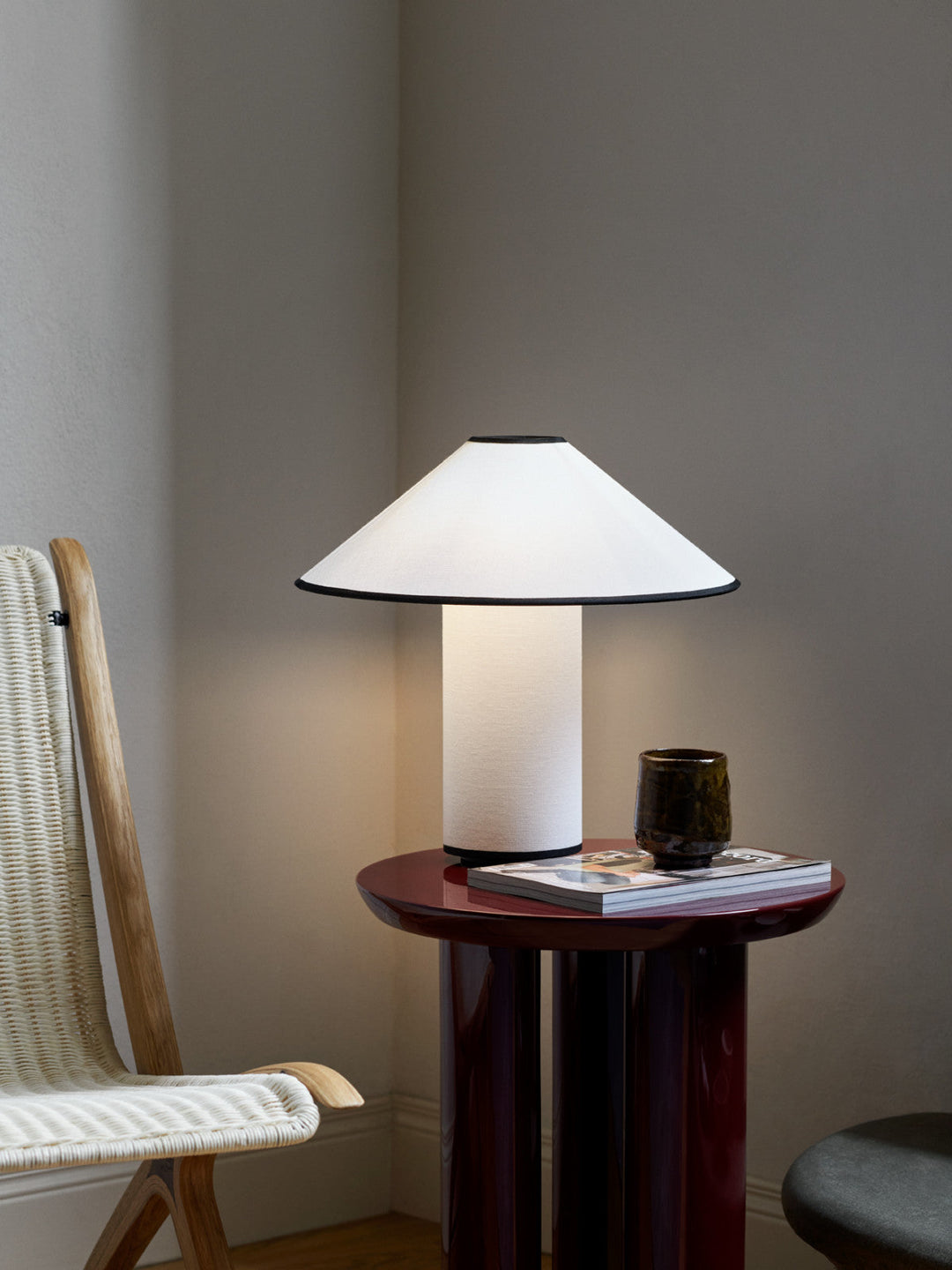 Lampa stołowa z tkaninowym kloszem – Lunara-Czerwony + Biały-Trend Polska