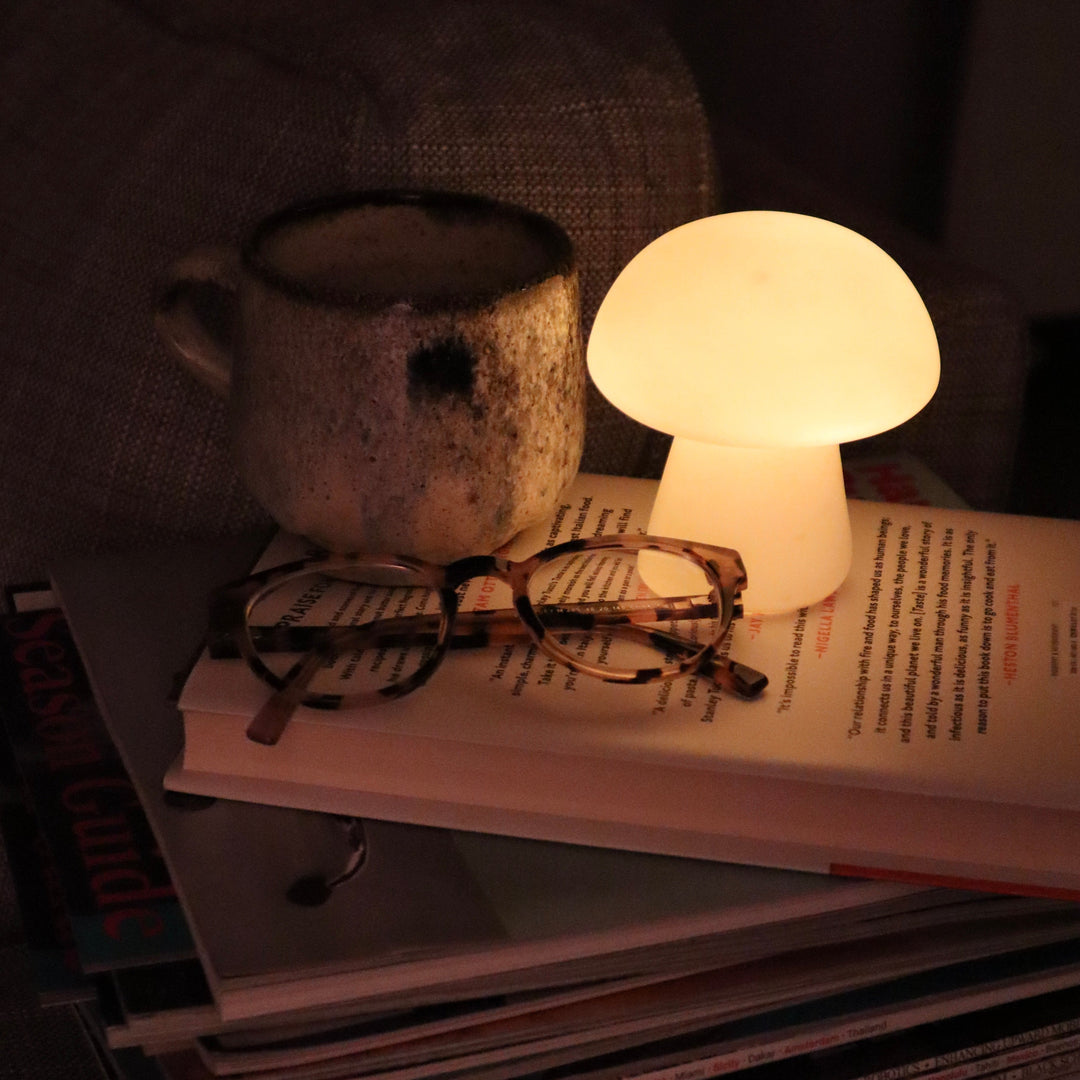 Lampka nocna w kształcie grzyba z porcelany - MushGlow-Trend Polska