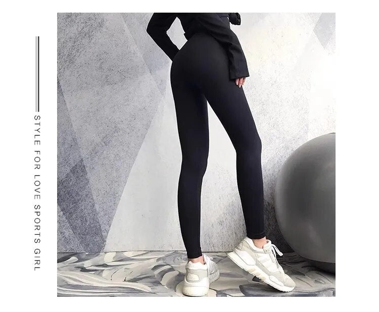 Legginsy sportowe dla kobiet - Livia-Czarny-XS-Trend Polska