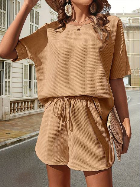 Lekka damska letnia zestaw z topem i szortami – Ninae-Khaki-S-Trend Polska