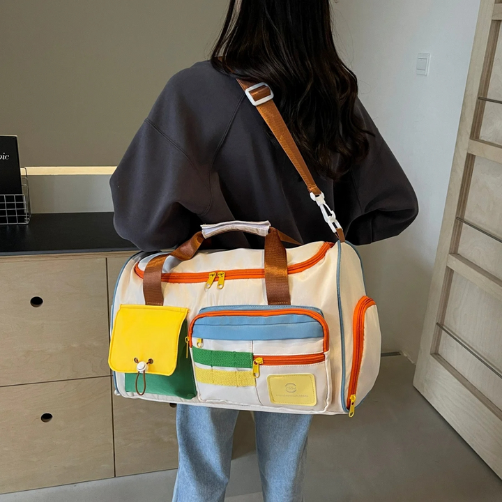 Lekka torba duffelowa z kolorowymi blokami - FlexaBag-Trend Polska