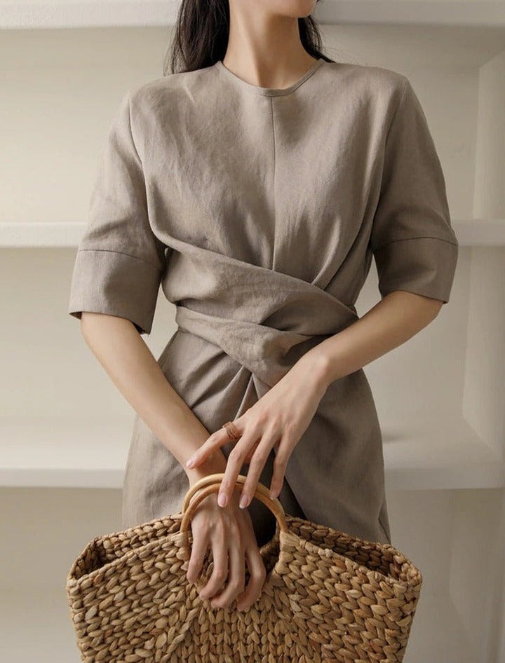 Lekki khaki letnia sukienka z regulowanym pasem – Isalie-XS-Trend Polska