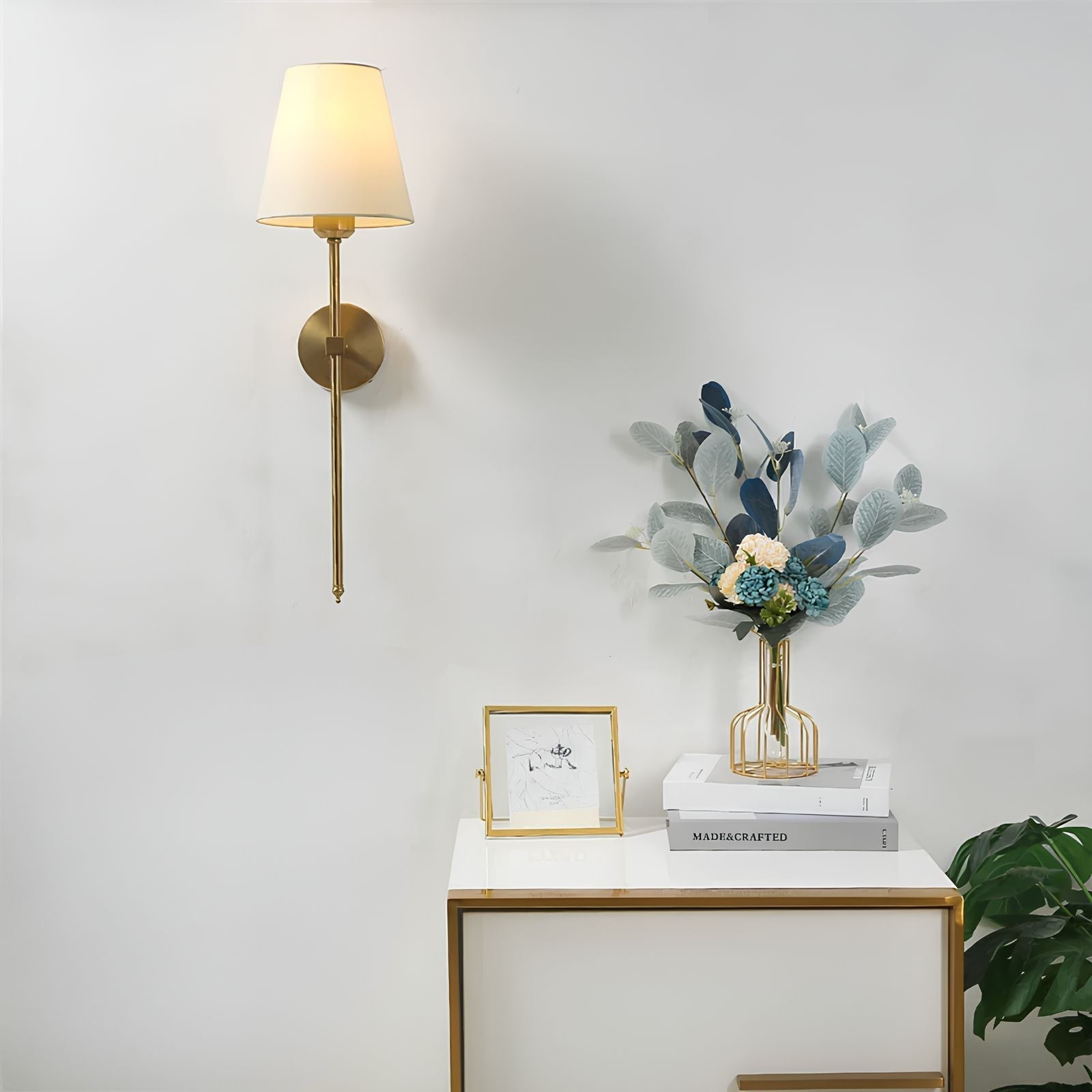 Luksusowa lampa ścienna bezprzewodowa - LumaElegance-2-Złoto-Kwadrat-Trend Polska