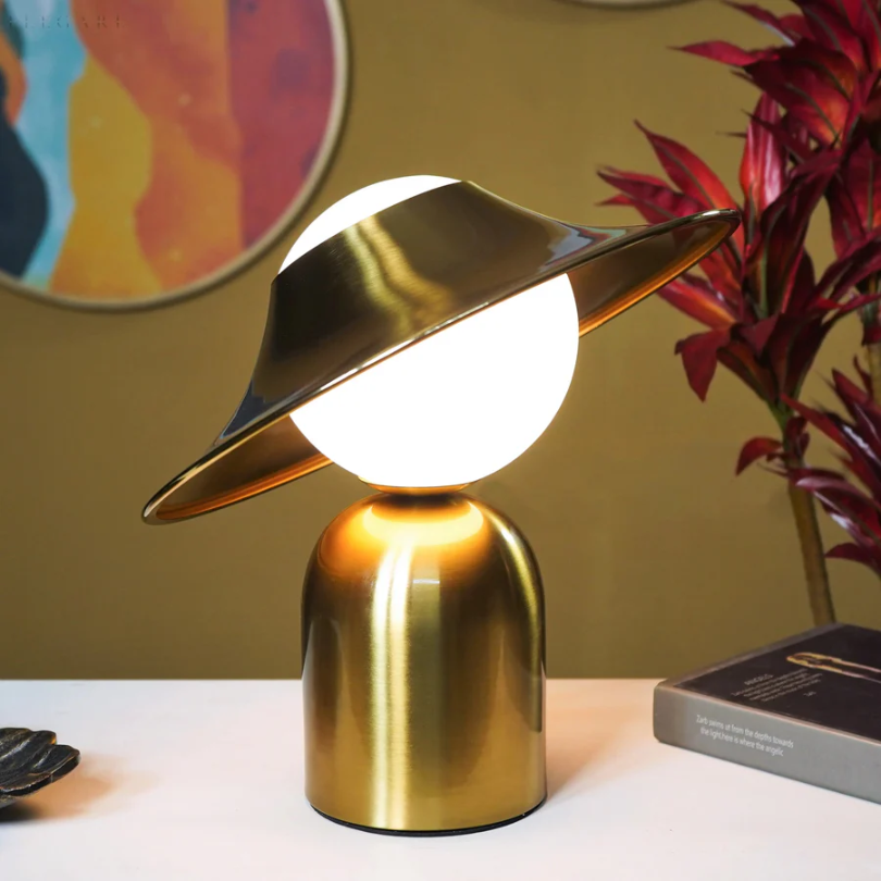 Luksusowa Metalowa Lampa Stołowa - GoldAura-Trend Polska