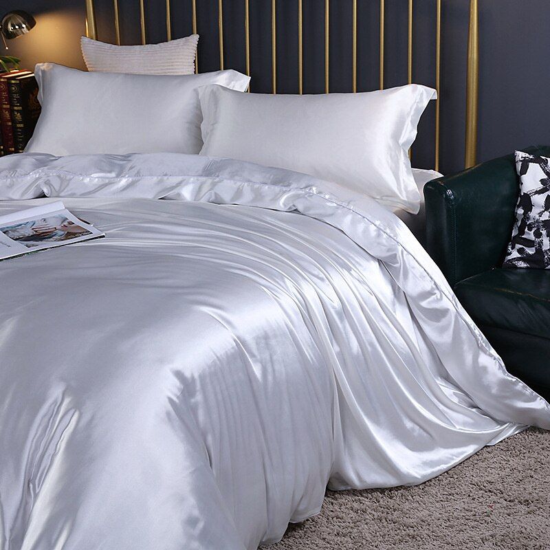 Luksusowy zestaw pościeli z jedwabiu/satyny (4 części) - SilkSleep-150 cm prześcieradło + Kołdra 200x230 cm + 2x poszewka na poduszki-Biały-Trend Polska