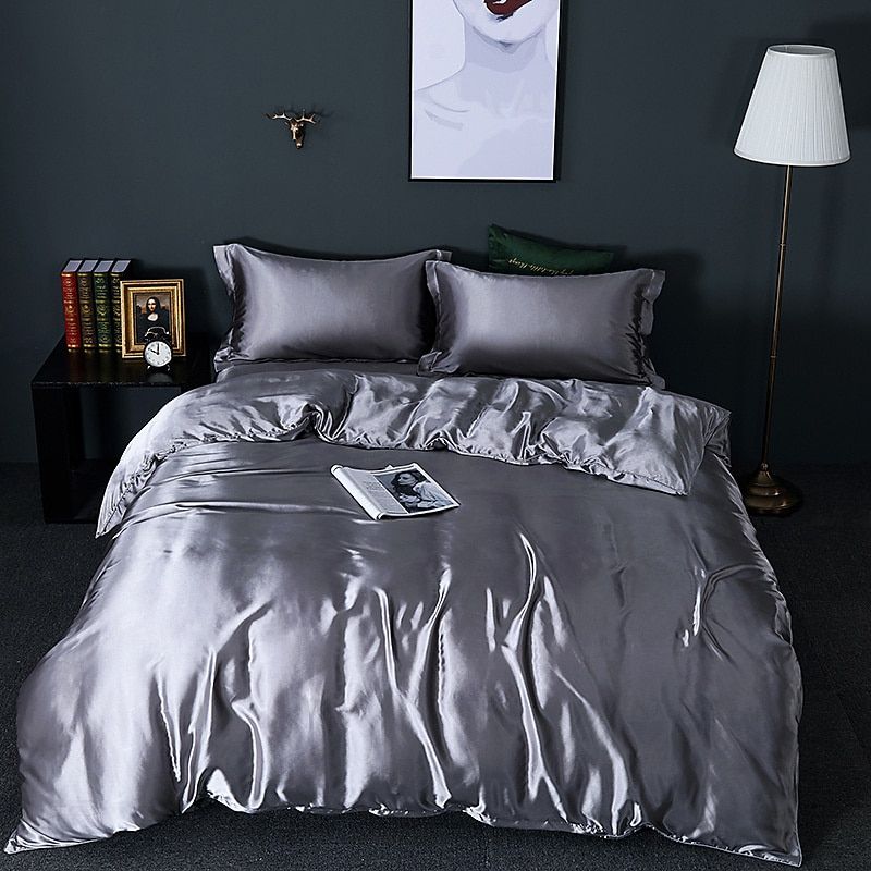 Luksusowy zestaw pościeli z jedwabiu/satyny (4 części) - SilkSleep-150 cm prześcieradło + Kołdra 200x230 cm + 2x poszewka na poduszki-Ciemnosrebrny-Trend Polska