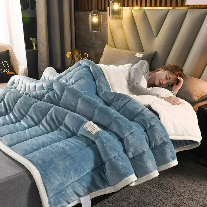 Ciepły koc z flanelowego koralowego polaru na jesień i zimę – CosyBlanket
