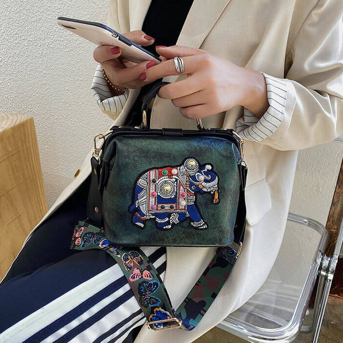 Torba na ramię z haftowanym mandalą – Lekka, wielofunkcyjna, boho design