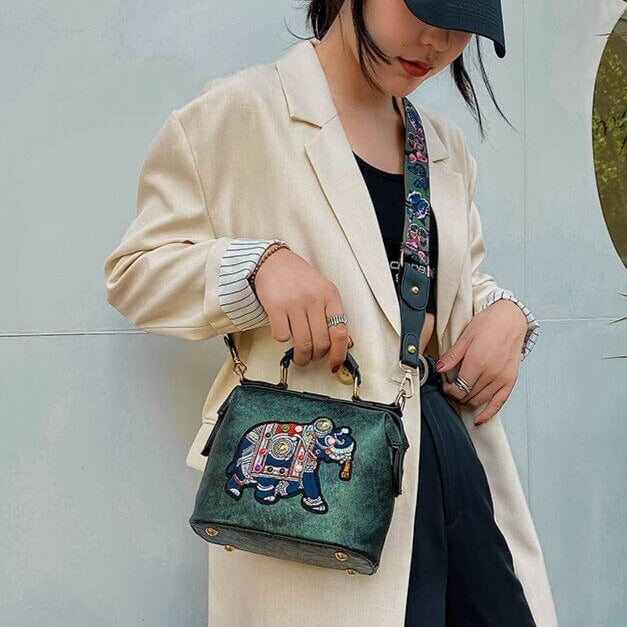 Torba na ramię z haftowanym mandalą – Lekka, wielofunkcyjna, boho design