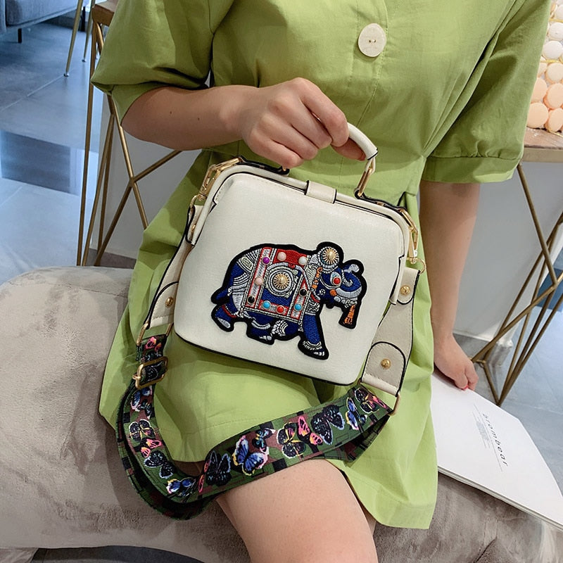 Torba na ramię z haftowanym mandalą – Lekka, wielofunkcyjna, boho design