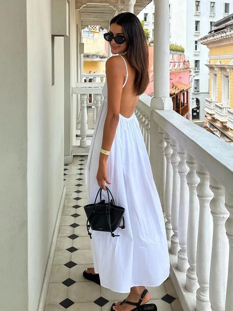 Maxi sukienka z głębokim dekoltem w serek i odkrytymi plecami – Alessa-S-Trend Polska
