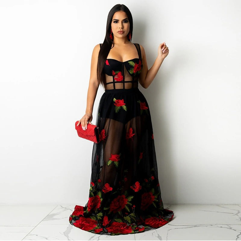 Maxi sukienka z haftem kwiatowym i ramiączkami spaghetti – Rosalie-S-Trend Polska