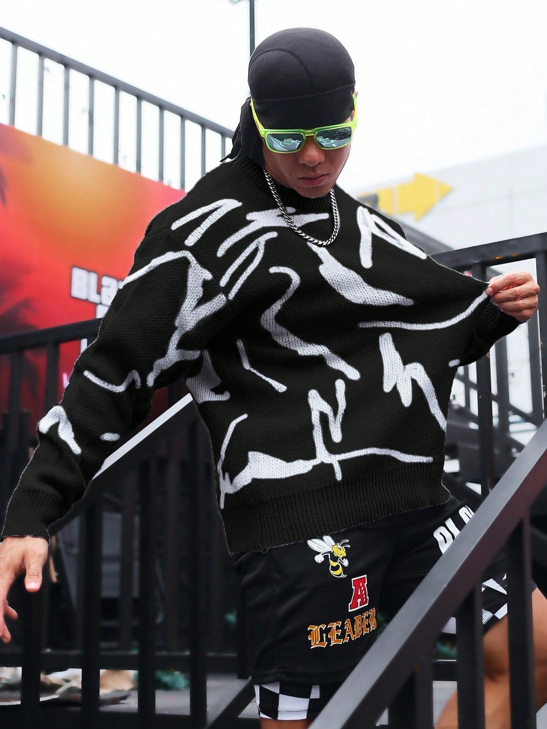 Męski sweter z graficznym nadrukiem - Arvid-Czarny-S-Trend Polska