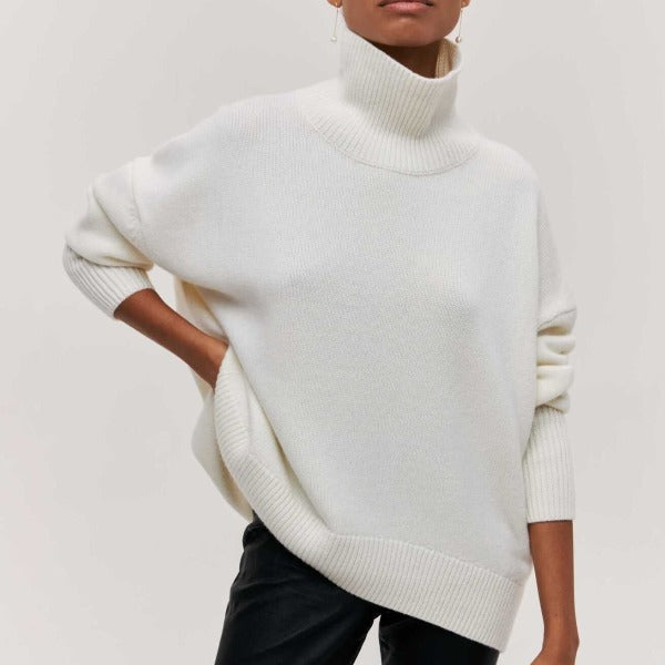 Miękki, oversize sweter damski - Celeste-Biały-Jedna rozmiar-Trend Polska