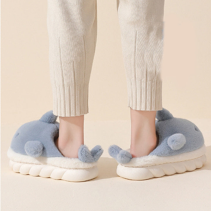 Miękkie Pluszowe Kapcie Rekin - SnugShark-Niebieski-36-37-Trend Polska