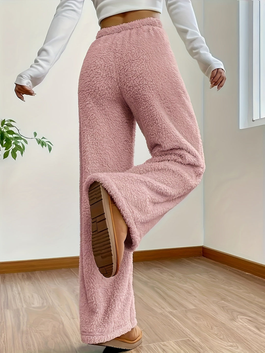 Miękkie spodnie loungewear z teddy sherpy dla kobiet – Noémie-Beżowy-S-Trend Polska