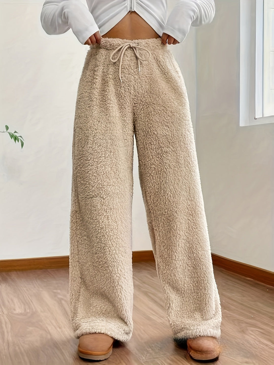 Miękkie spodnie loungewear z teddy sherpy dla kobiet – Noémie-Beżowy-S-Trend Polska