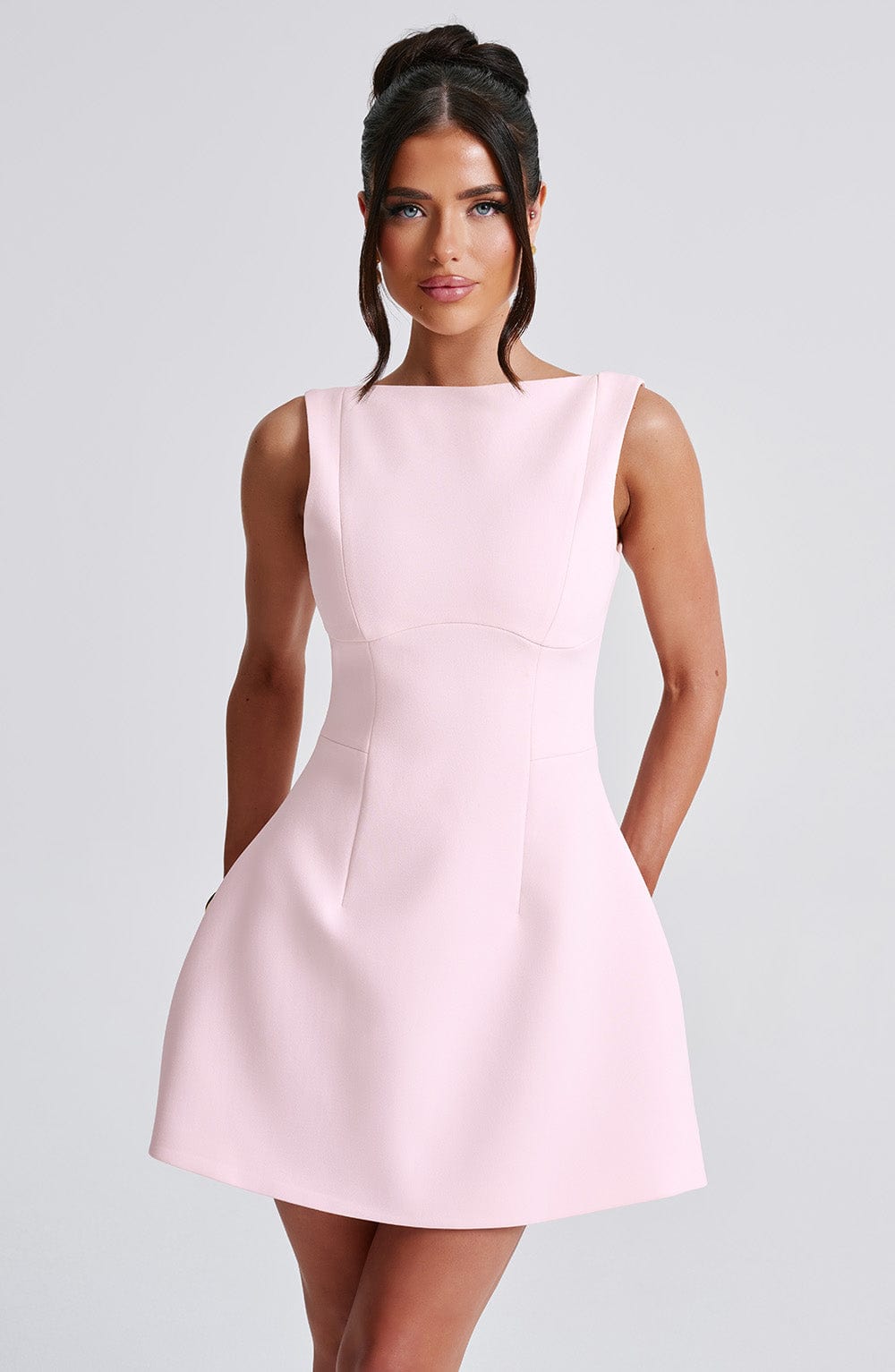 Mini letnia sukienka bez ramiączek różowa z dekoltem halter – Naomi-XS-Trend Polska