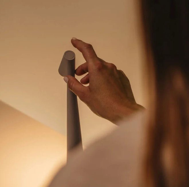 Minimalistyczna Bezprzewodowa LED Lampa Nastrojowa - NordicLite-Czarny-35 cm-Trend Polska