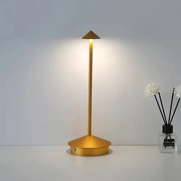 Minimalistyczna przenośna lampa LED nastrojowa - SerenLight-Złoto-Trend Polska