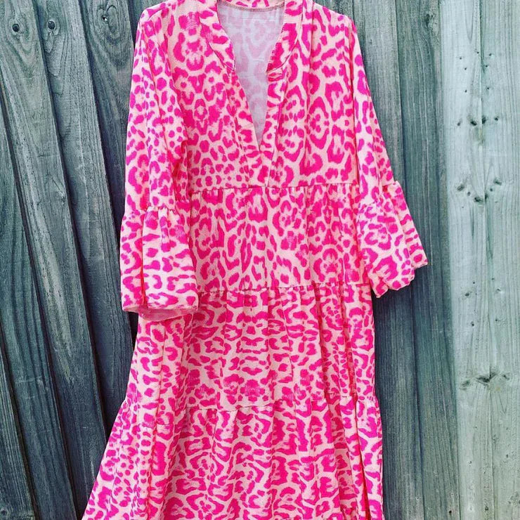 Modna maxi sukienka z różowym nadrukiem w panterkę - ChicSafari-S-Trend Polska