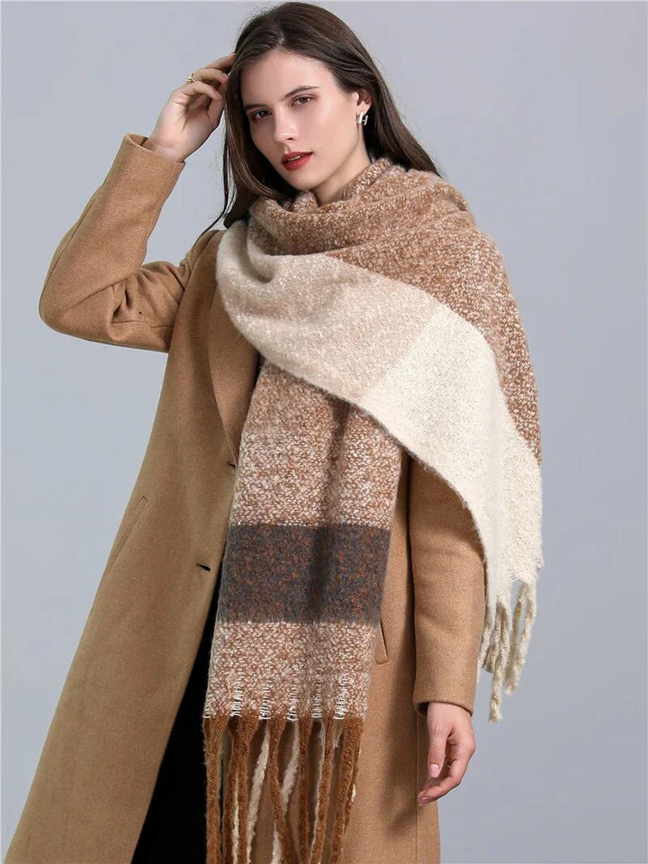 Modny szal w kratę dla kobiet - Elira-Khaki-Trend Polska