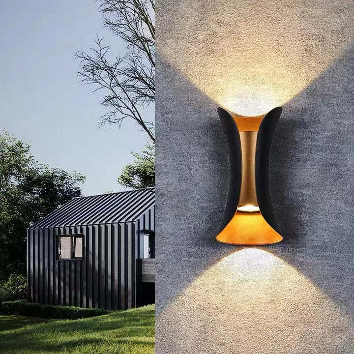 Nowoczesna lampa ścienna LED na zewnątrz - LumiEdge-Czarny i Złoty-Mały 6W-Ciepła biel-Trend Polska