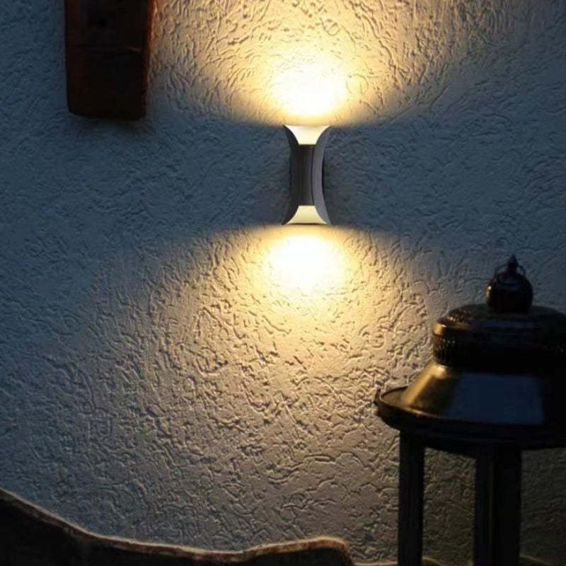 Nowoczesna lampa ścienna LED na zewnątrz - LumiEdge-Czarny i Złoty-Mały 6W-Ciepła biel-Trend Polska