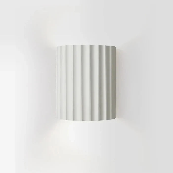 Nowoczesna lampa ścienna z żywicy - ArtisticWave-Biały-Ciepłe dowcipy-Trend Polska