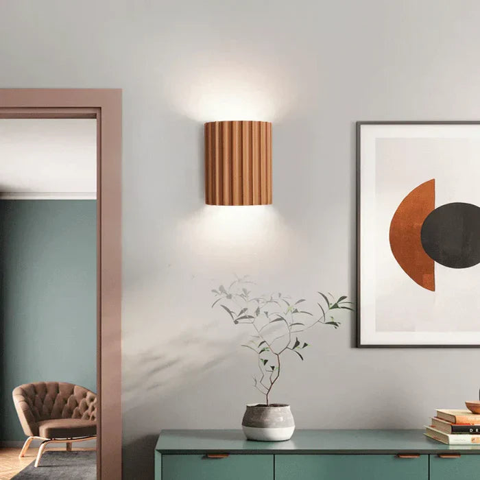 Nowoczesna lampa ścienna z żywicy - ArtisticWave-Biały-Ciepłe dowcipy-Trend Polska
