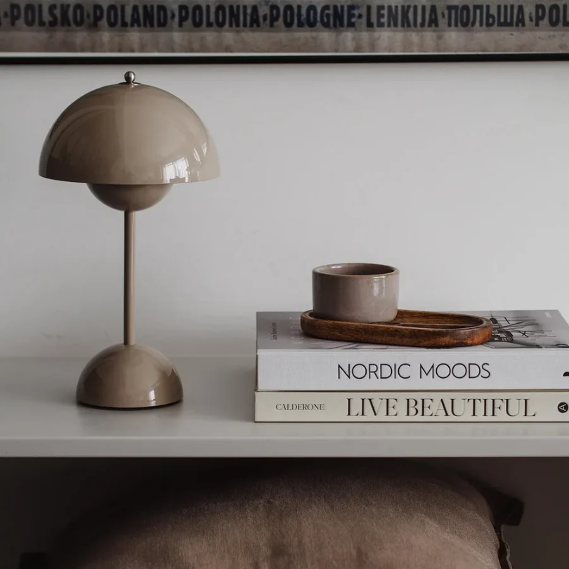 Nowoczesna lampa stołowa dotykowa - LumiTouch-szary-Trend Polska