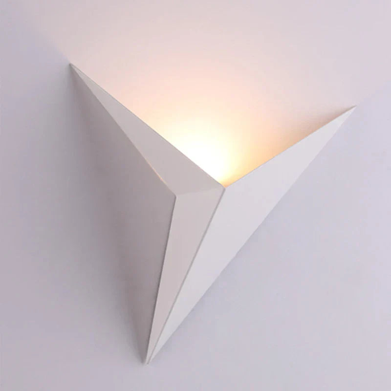 Nowoczesna Trójkątna Lampa Ścienna - TrigoLux-Biały-Ciepły dowcip-Trend Polska