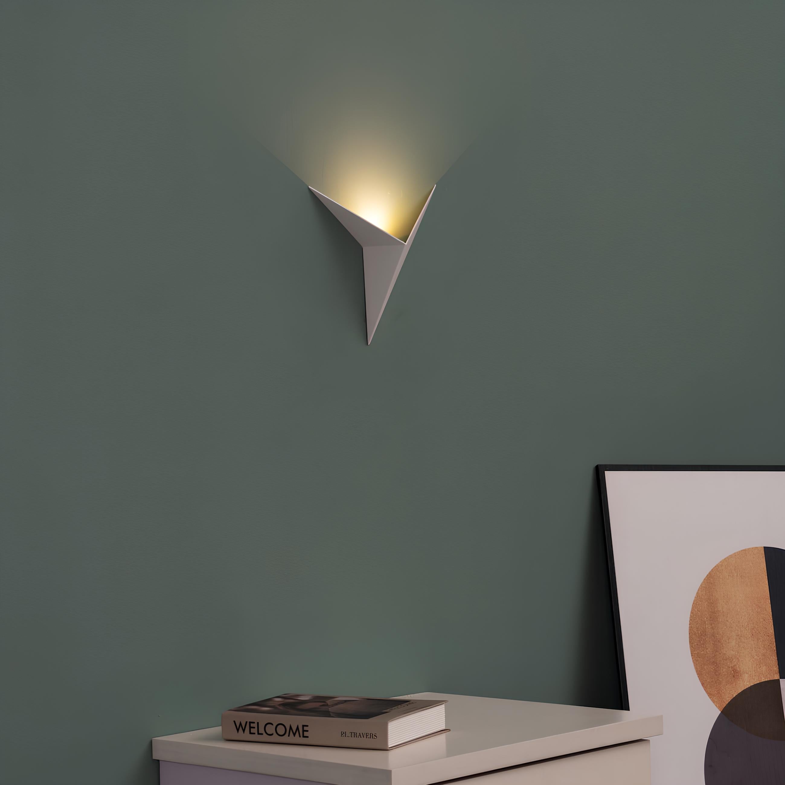 Nowoczesna Trójkątna Lampa Ścienna - TrigoLux-Biały-Ciepły dowcip-Trend Polska