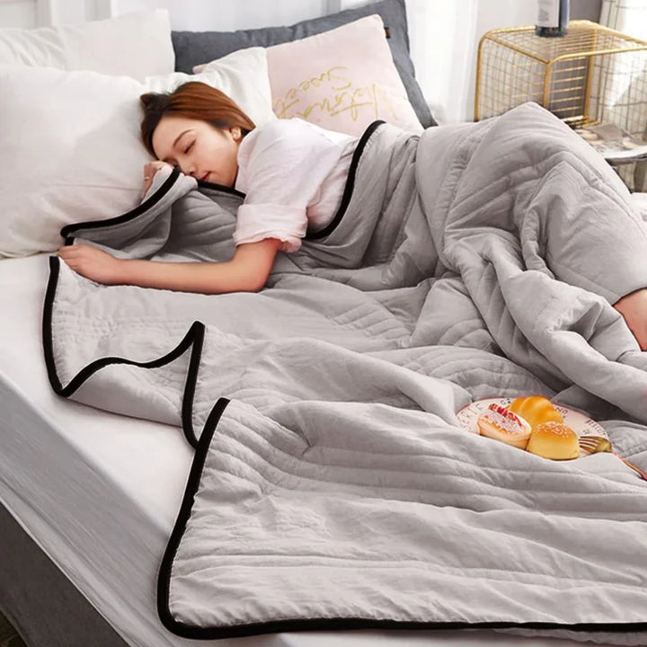 Oddychająca letnia kołdra - CoolBreeze-Szary-100x150cm-Trend Polska