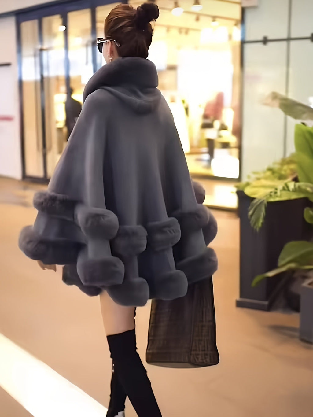 Oversized Furry Cape Jas dla Kobiet - Fiona-Szary-S-Trend Polska