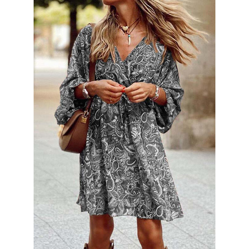 Płynne letnie midi sukienka o dopasowanym kroju - Elina-Szary-S-Trend Polska