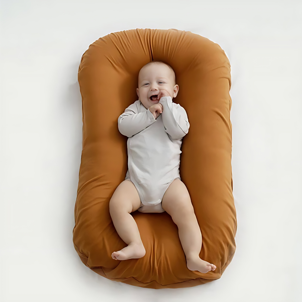 Poduszka dla niemowląt DreamNest | Bezpieczna, wygodna, ergonomiczna, miękka i uniwersalna-Brązowy-Trend Polska
