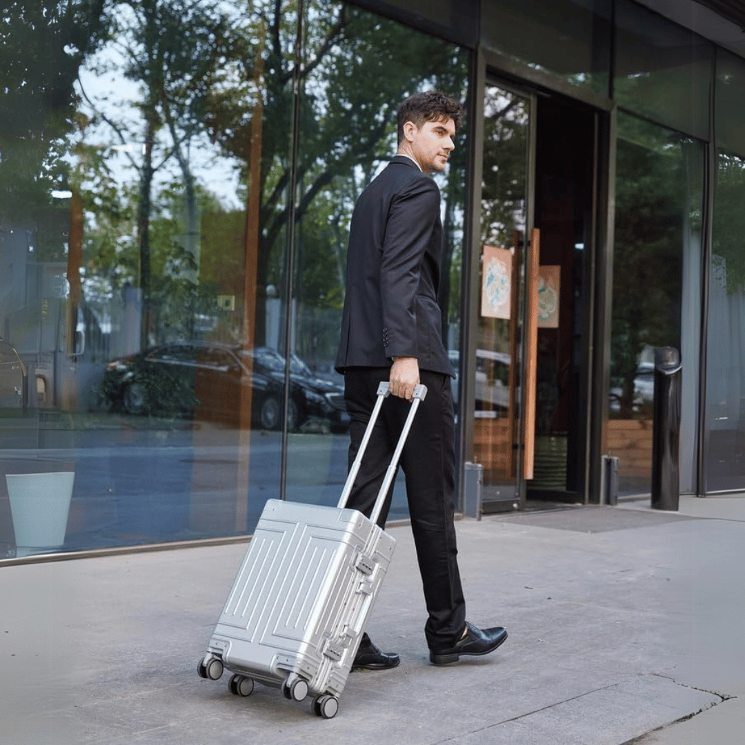 Premium aluminiowa walizka – Emperor-Srebro-S (37 L)-Trend Polska