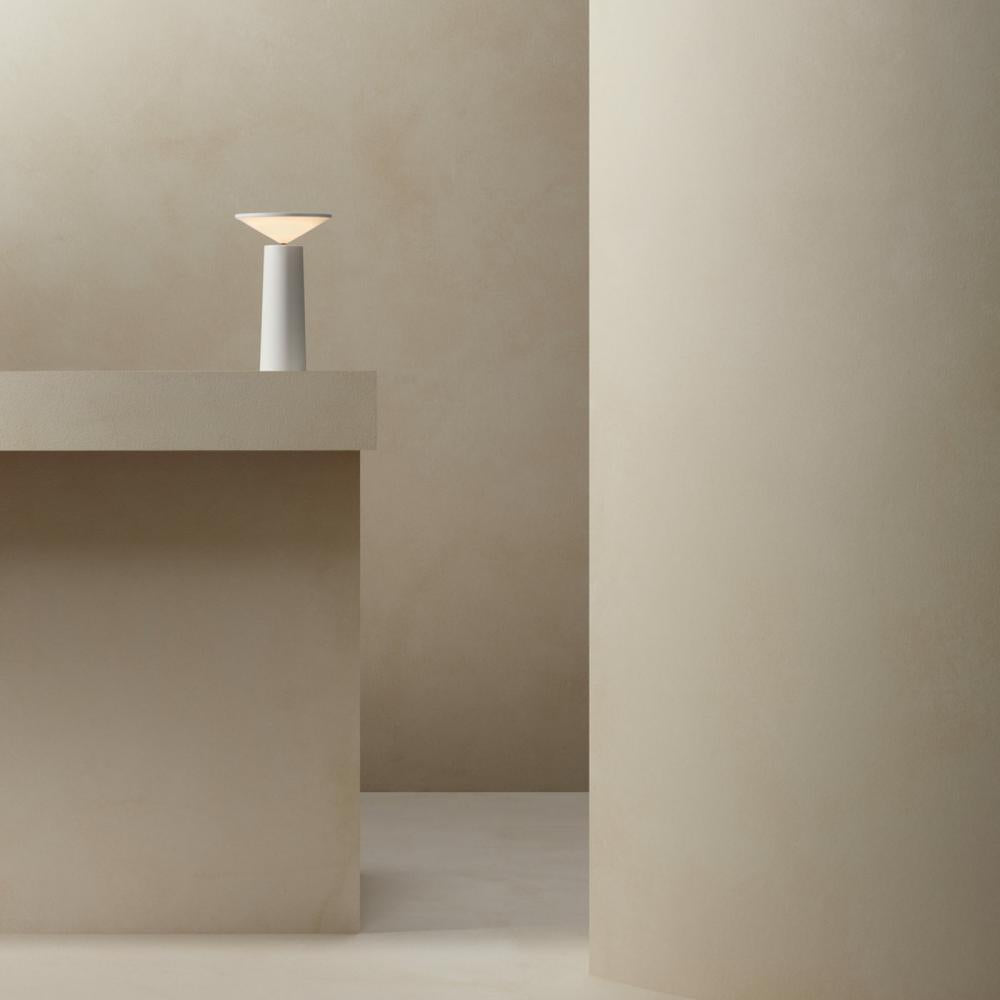 Przenośna Przyciemniana Lampa Stołowa - LumoFlex-Czarny-Trend Polska