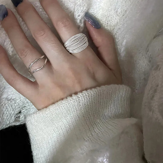 Regulowana Srebrna Pierścionek z Vintage Detalem – Seléna-Styl A-Trend Polska