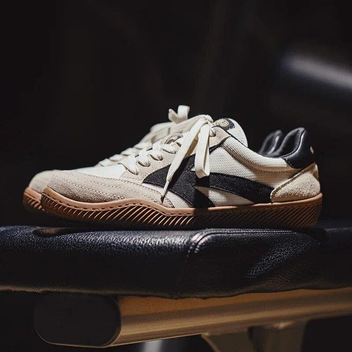 Retro sneakers z nowoczesnym komfortem - Stride84-39-Trend Polska