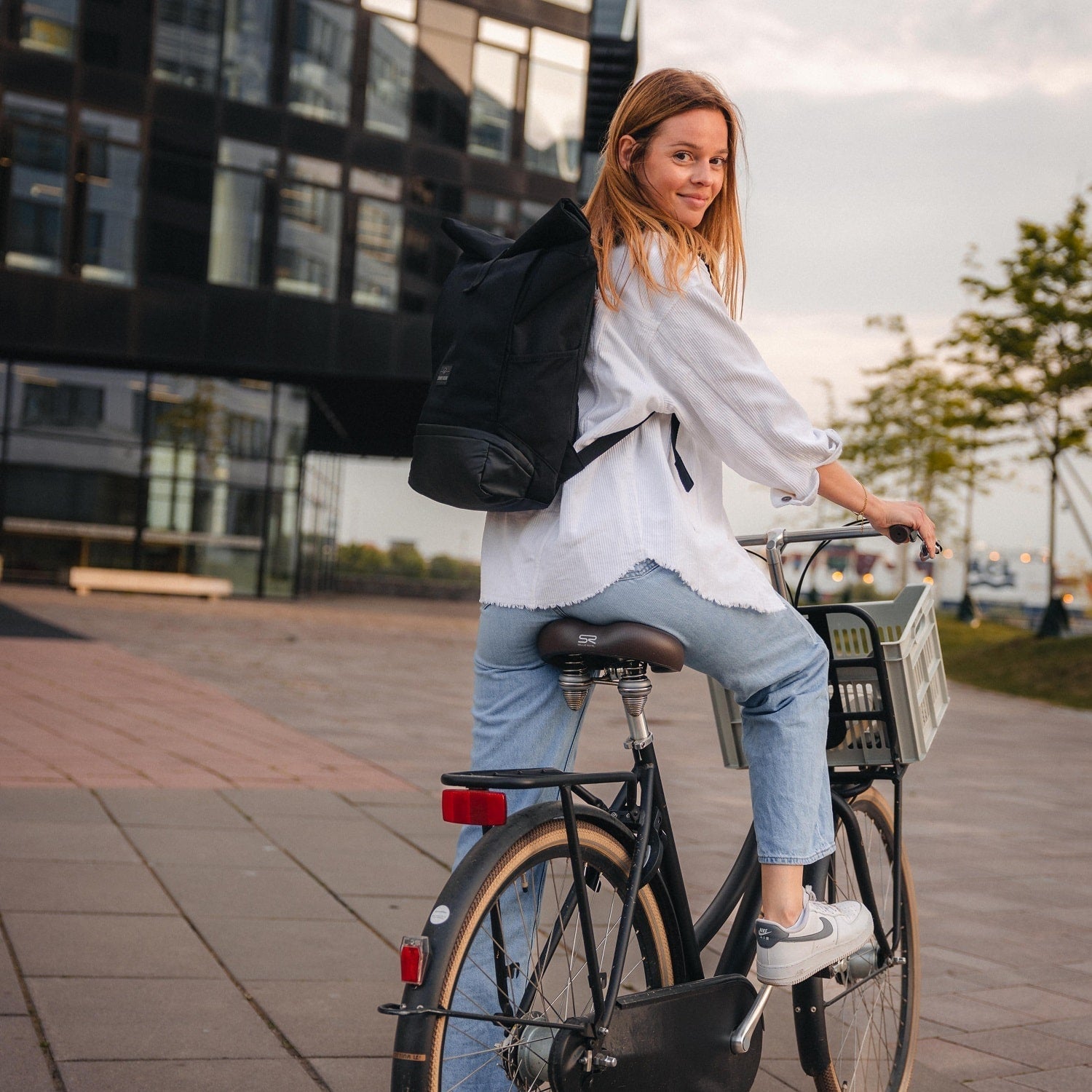 Rolltop Plecak – UrbanFlow-Czarny-Trend Polska