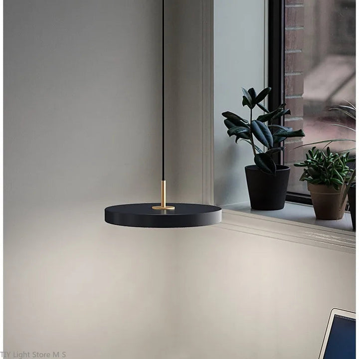 Skandynawska Lampa Wisząca o Minimalistycznym Designie - Lyssa-Czarny-23cm-Białe światło-Trend Polska