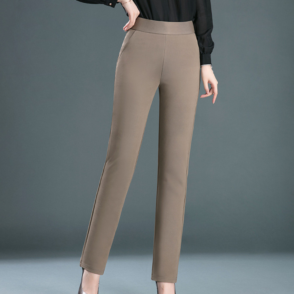 Spodnie damskie proste o ponadczasowym designie - Celeste-Khaki-XS-Trend Polska
