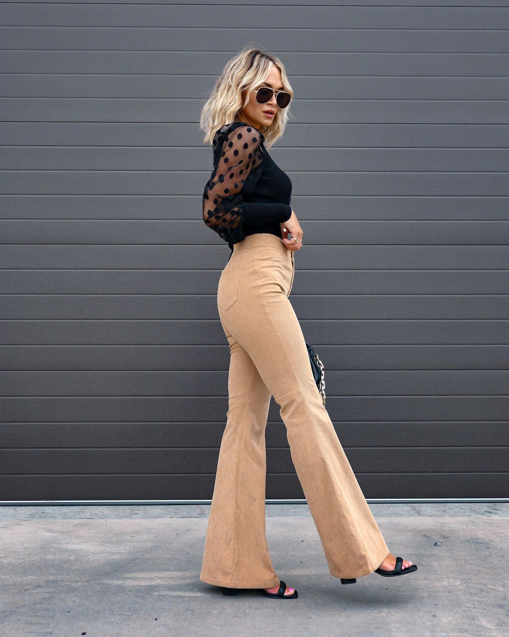 Spodnie w stylu flare Vogue - Isabella-Beż-S-Trend Polska