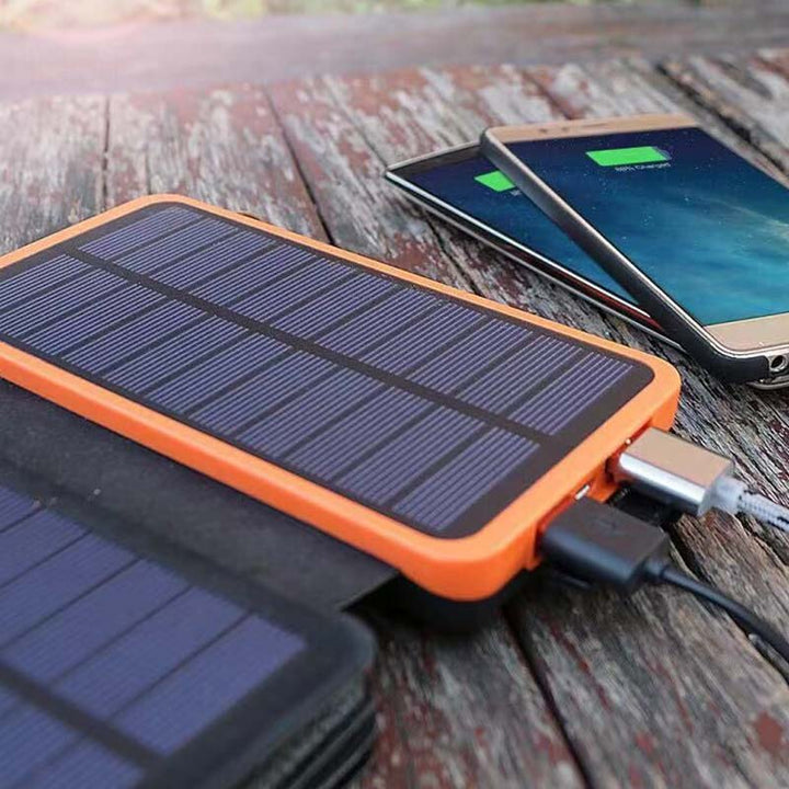 Powerbank solarna z 4 panelami i 3 wyjściami USB – SunCore